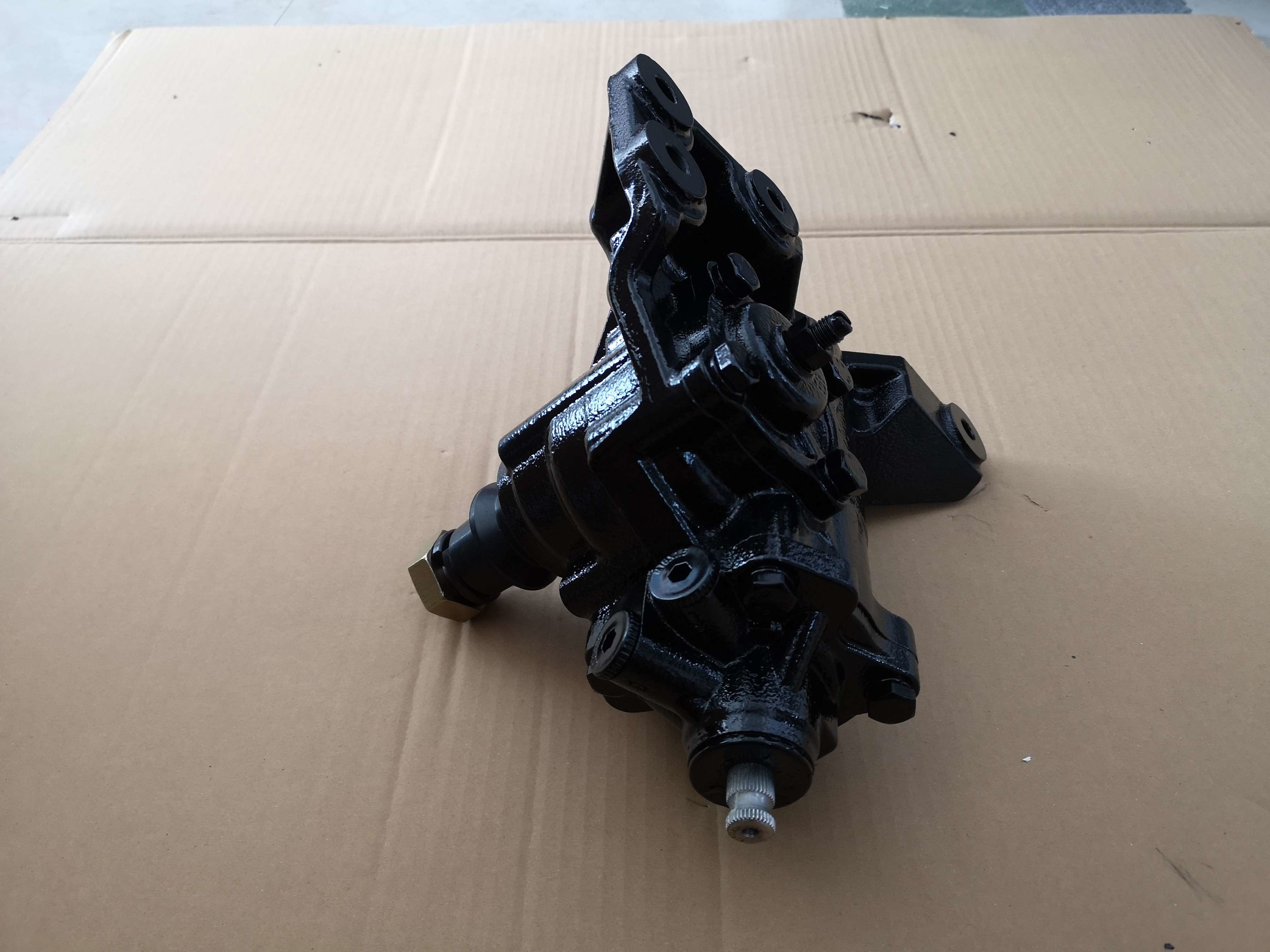 Steering Unit 8981102195 ISUZU NPR Parts For NNR NQR Right Hand Drive Light Truck 20 Kg