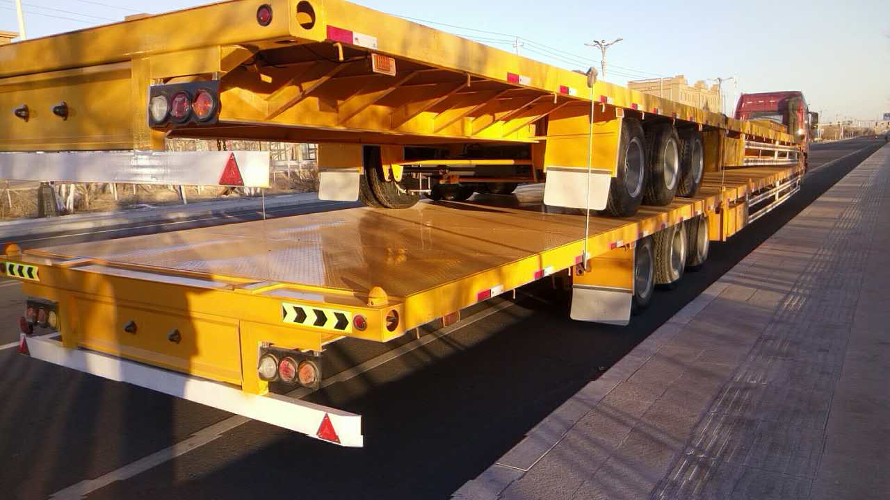 3 Axle Lowbed Truck Low Bed Flatbed Semi Trailer for Transporting Cargo and Excavator