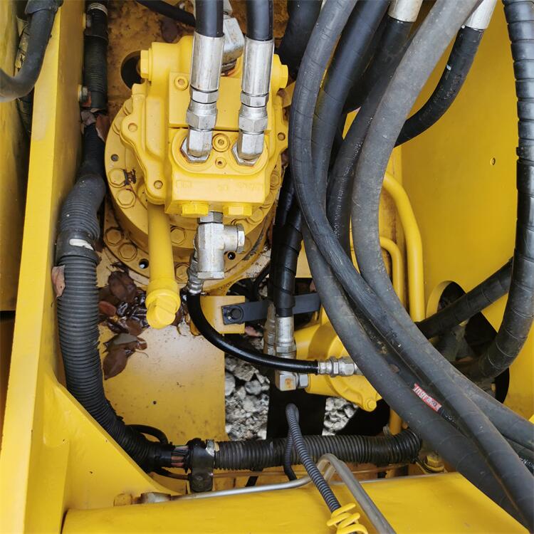 Used Komatsu PC110-7 Excavator in Japan Operating Weight 12600KG and 2022 Year Model