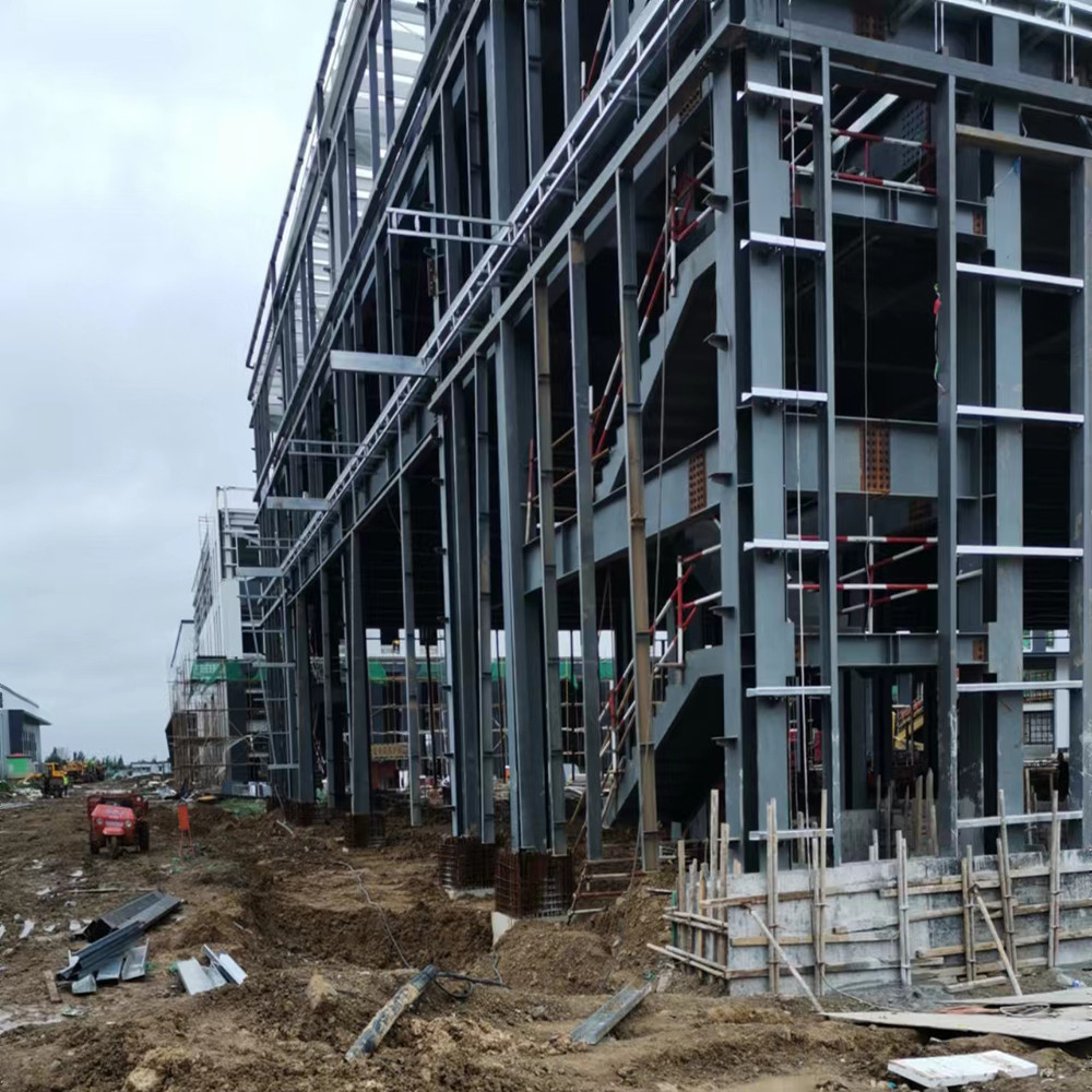 Eco-friendly Easy to Assemble Prefabricated Steel Structure Building with Paint or Galvanizing Treatment