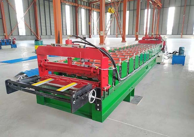 PPGI Sheet Metal Roll Forming Machines With Manual Decoiler Bearing Capacity Max 5 Ton