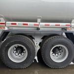 New 3-Axle 12r20 Tire Model 12 Tires 40,000 Liters 45,000 Liters Fuel Tank Semi