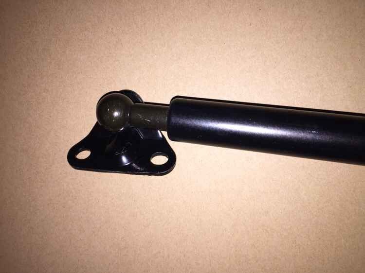 Black / Silver International Automotive Gas Springs OEM 68950-26070 For Toyota Hiace Car