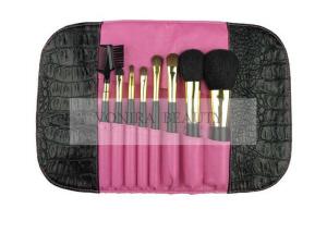 Wholesale Luxury Basic Mini Travel Makeup Brush Set with Magnetic Pouch from china suppliers
