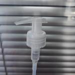 Transparent Lotion Pump Dispenser Neck 24 / 28 Discharge Rate 1.20 - 1.50ml/T