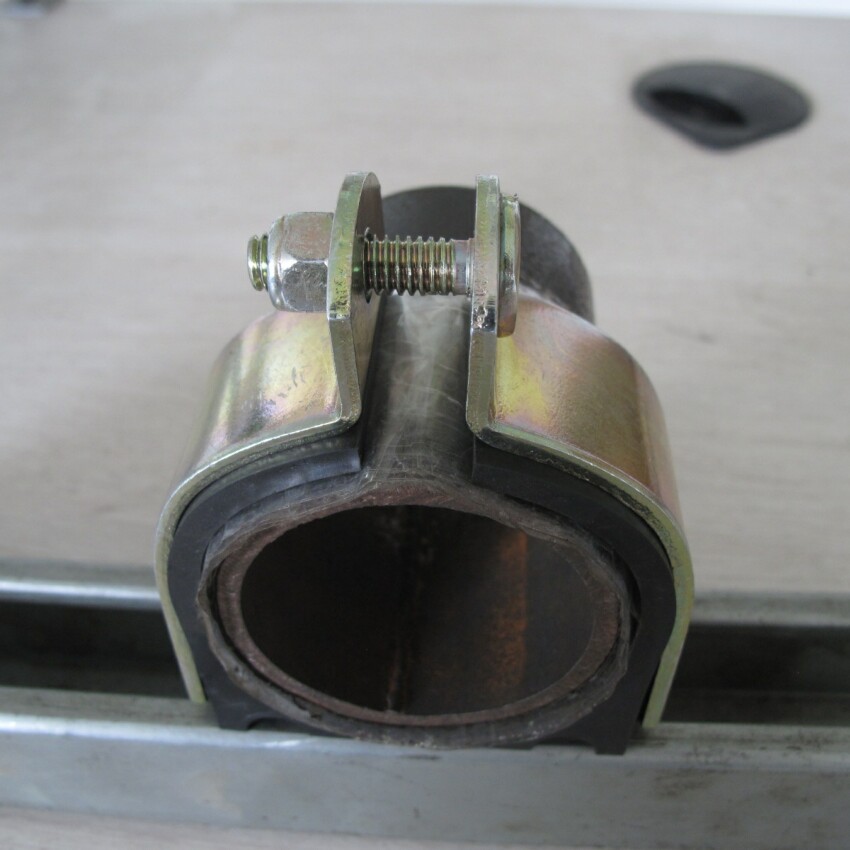 Insulated Stainless Steel Unistrut Cushioned Hose Clamps Pipe