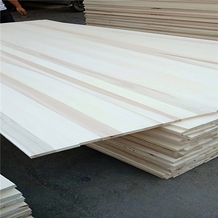 280-300kgs/Cbm Density Poplar Timber Wood For Woodworking Projects