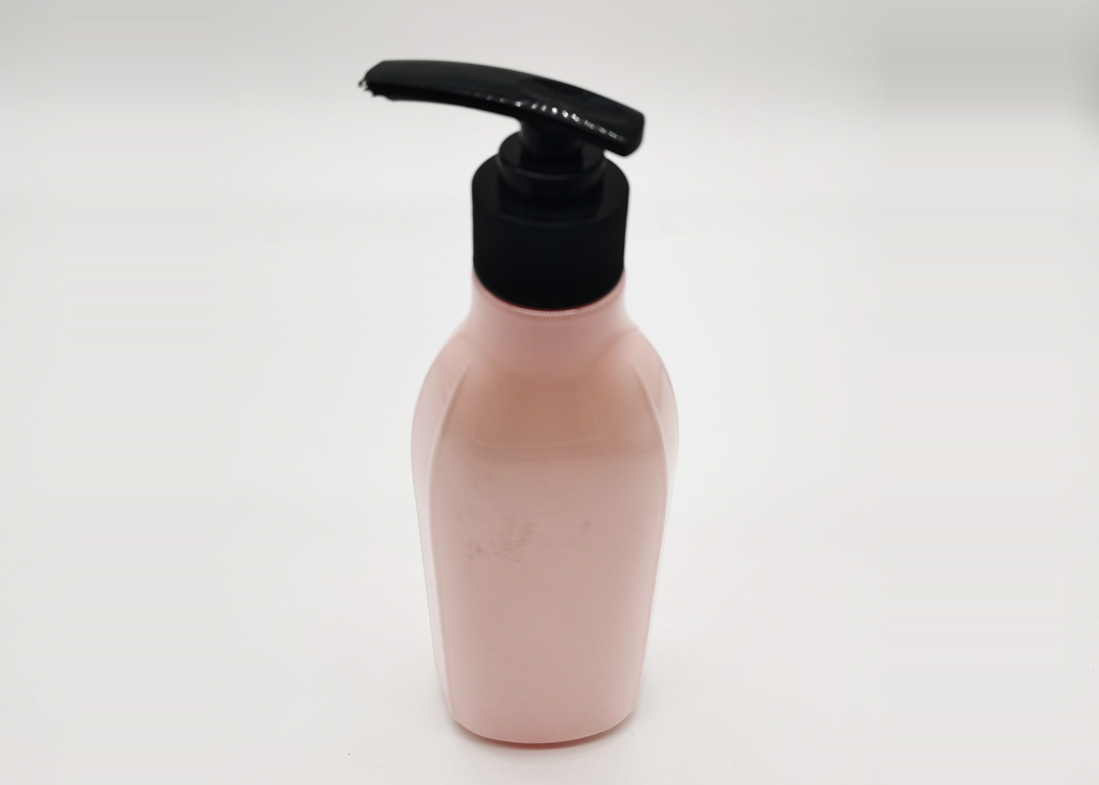 Pink Round 150ml PET Plastic Cosmetic Bottles With Lotion Pump