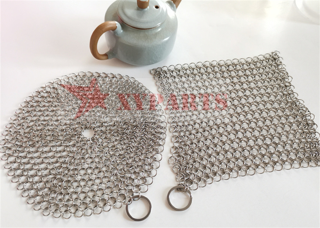 Faster Chain Mail Scrubber With Wood Pulp Sponge For Cast Iron Skillet