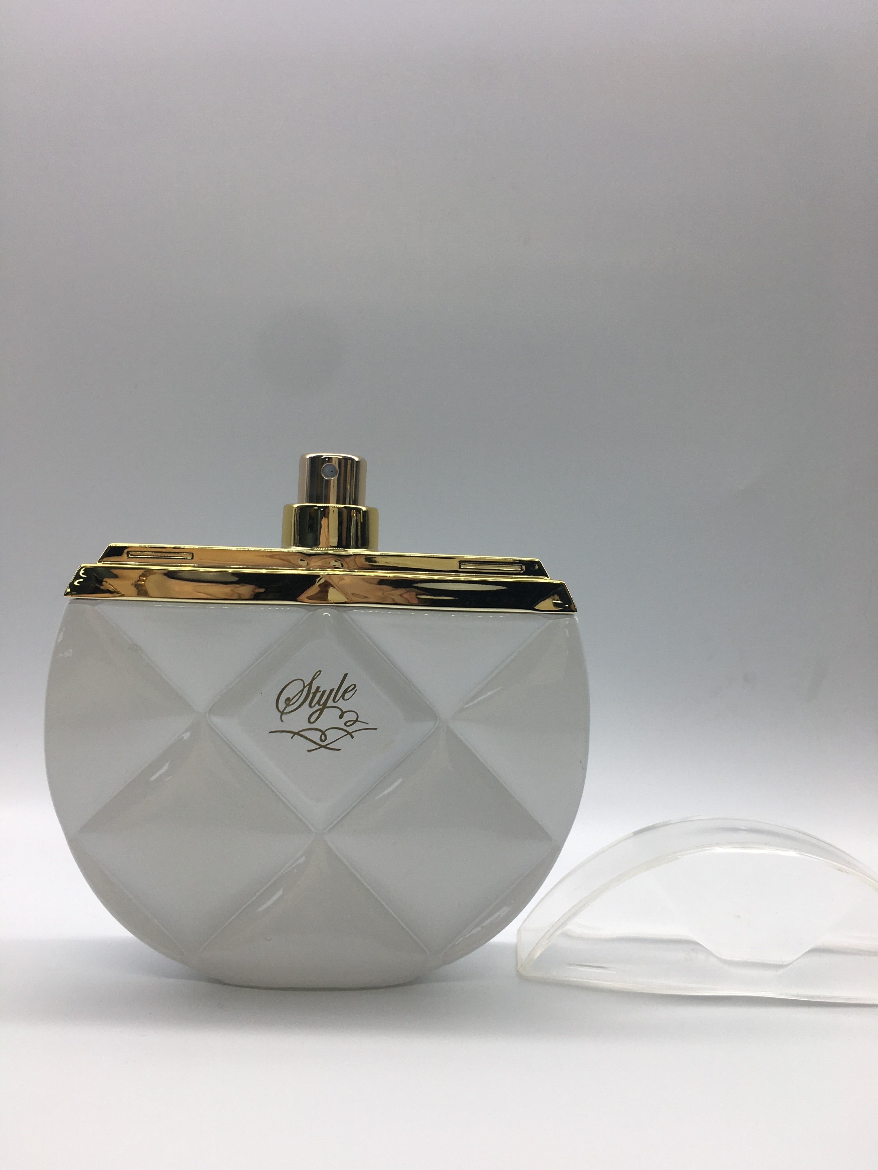 50ml 100ml Custom Glass Perfume Bottles Circle Shape Flat High End Color Lacquering