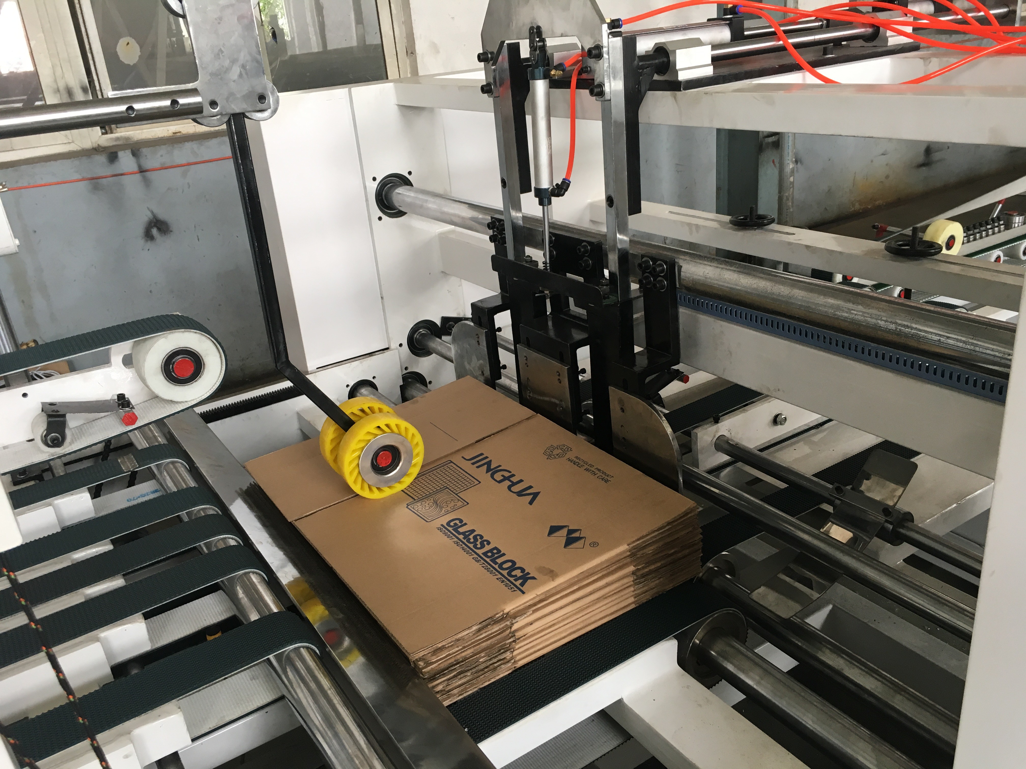 Corrugated Carton Folder Gluer Machine Digital Display Wireless Remote Control