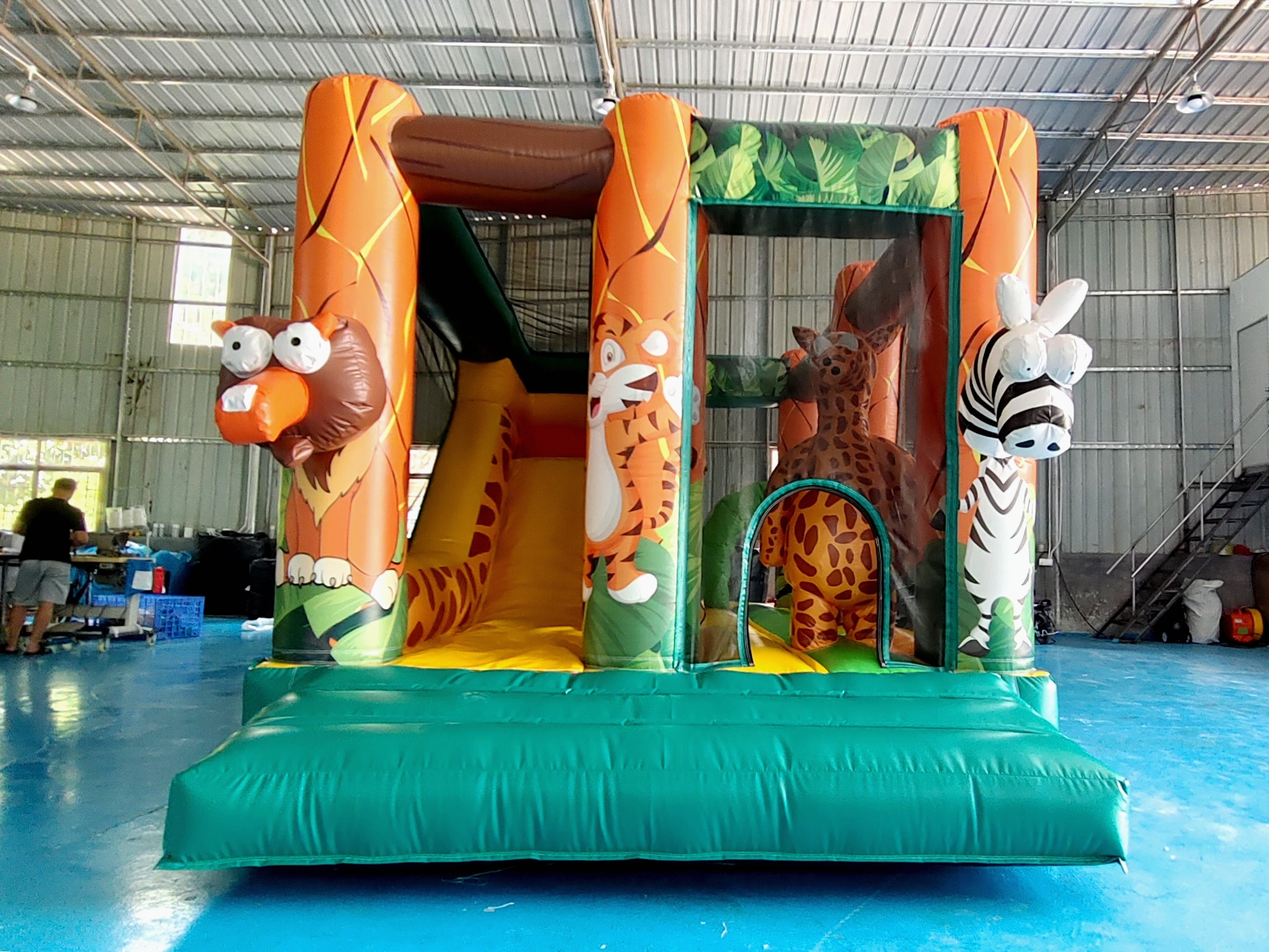 Customized Popular Inflatable Castle Animals Figures Inflatable Bouncer House With Dry Slide Jumping House For Event