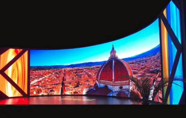 Die Casting Aluminium Curved LED Screen Indoor Outdoor P3.91mm Digital LED