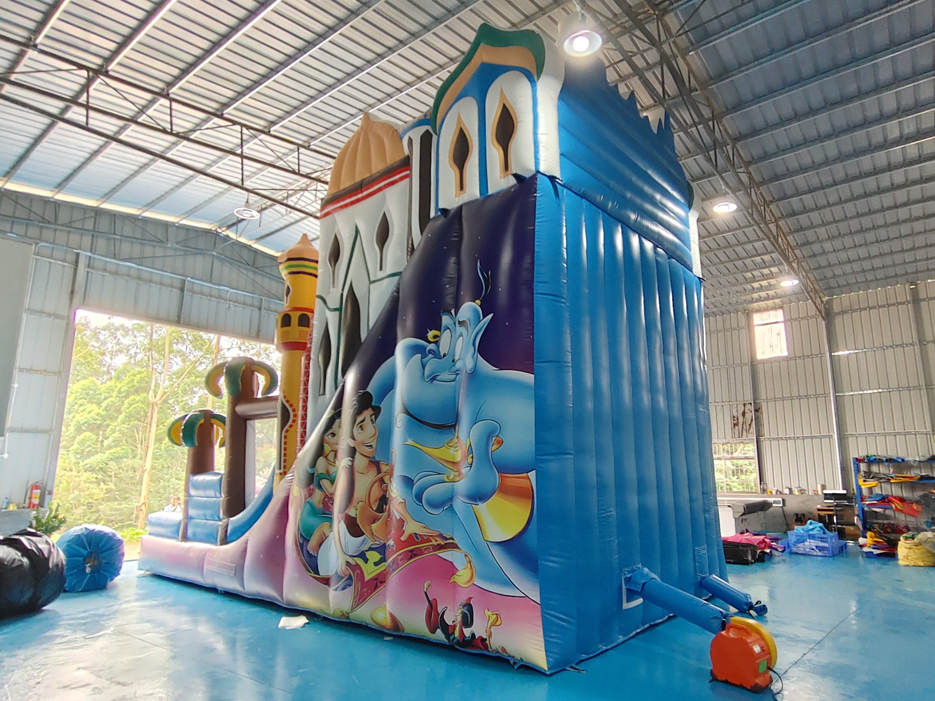 High Quality Outdoor Digital Printing Inflatable Slide Princess Lamp Of Aladdin Cartoon Inflatable Castle For Kids