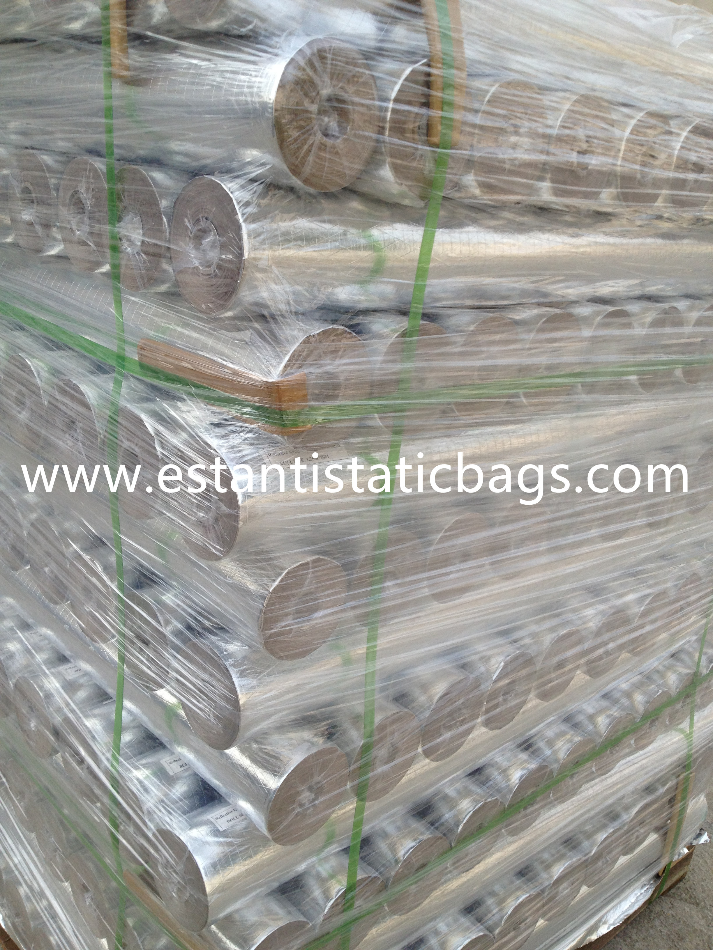 3 Way Aluminum Foil Scrim Kraft Paper 96-97% Reflectivity Customized Length