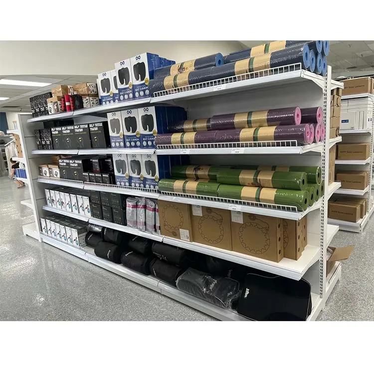 European And American style customer feedback pictures supermarket shelves