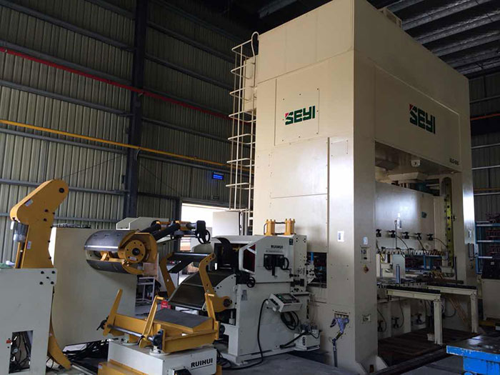 CNC feeder