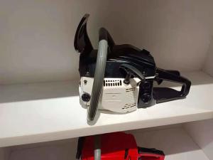 Wholesale 1.8KW Strong Power Wood Cutting Chainsaw 45.8CC Cutter Chainsaw High Speed from china suppliers