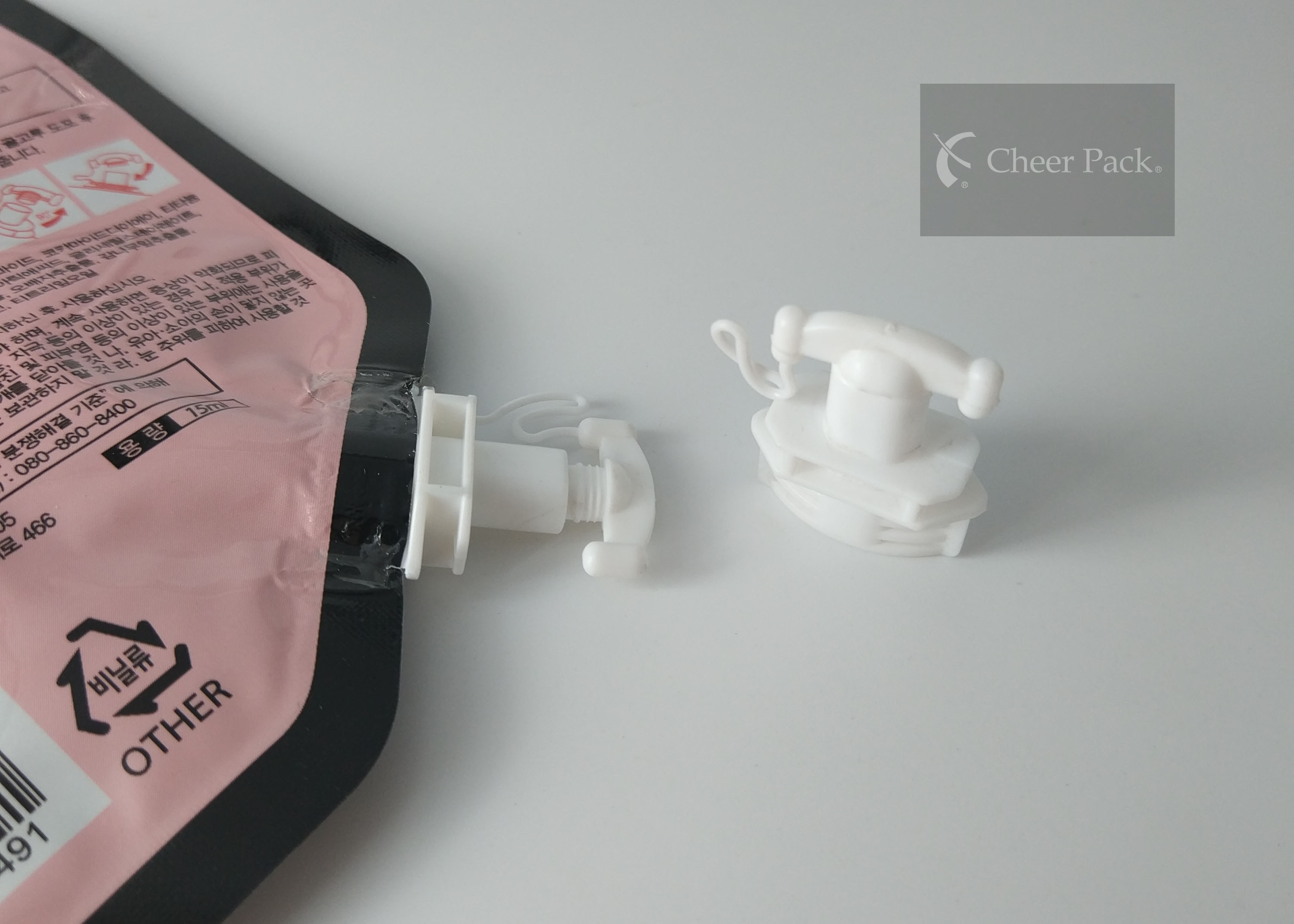 Small Plastic Bottle Spout Cap , Baby Food Pouch Caps OEM ODM Service