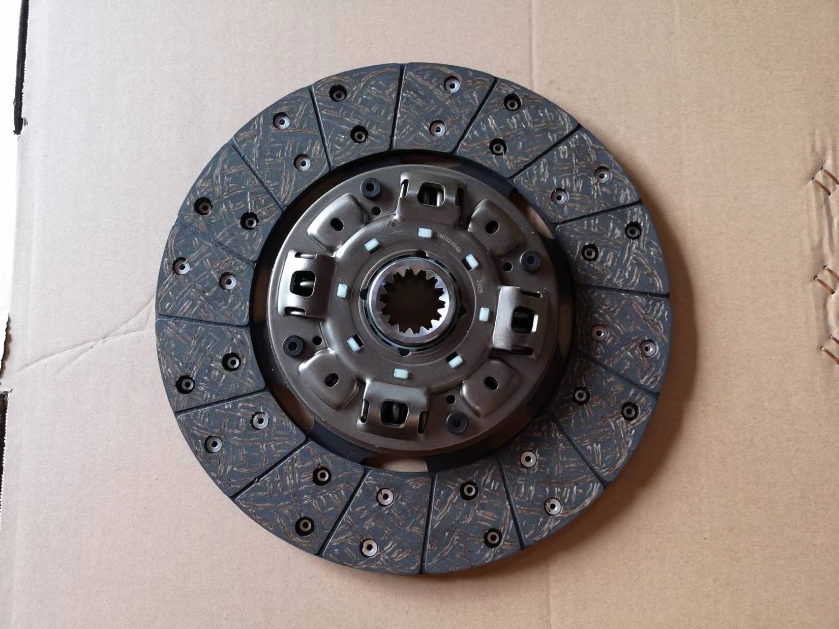 Fuso Clutch Disc ME521048 Three-stage Damping Structure MFD067U Model 12 Inch 14 Teeth Transmission Parts