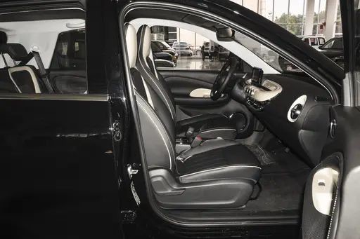 New Energy Vehicle One Start Wuling Bingo 4 Seats Car Pure Electric Model 333KM