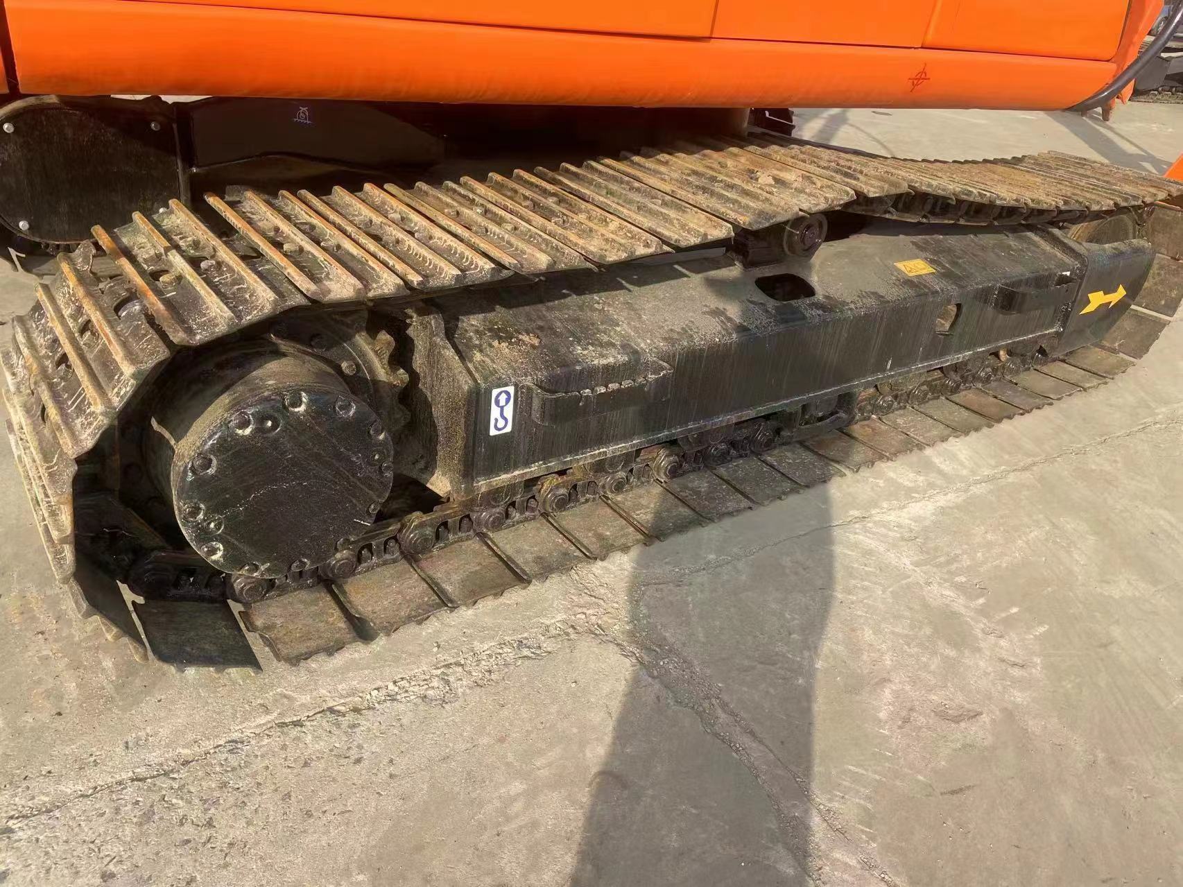 Original ISUZU Engine Used Hitachi EX120 Excavator 12 Ton Crawler Chain in Shanghai