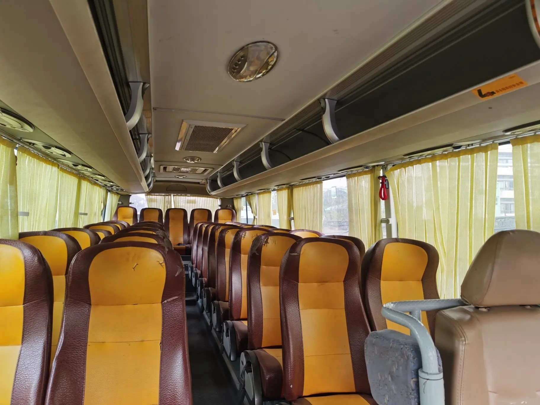 Used Bus And Coach EURO IV Yuchai Engine 39 Seats Second Hand Yutong Bus ZK6879 Sealing Window