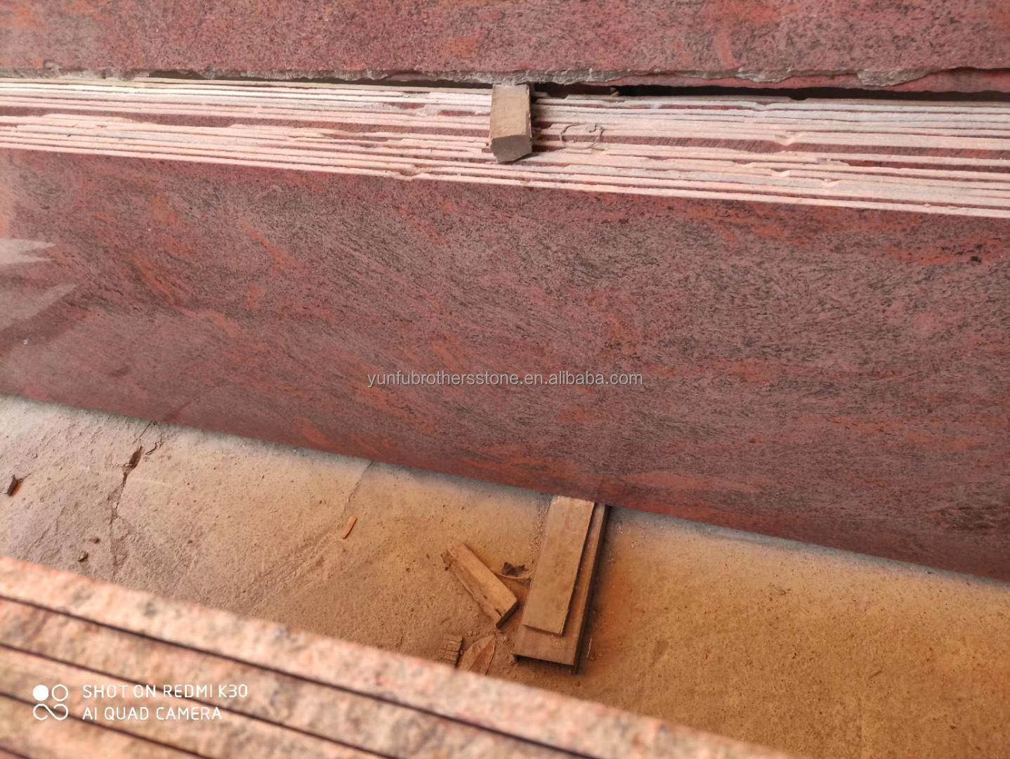 Modern Cut-To-Size Red Granite Stairs and Floor Tiles with Polished Anti Slip Surface
