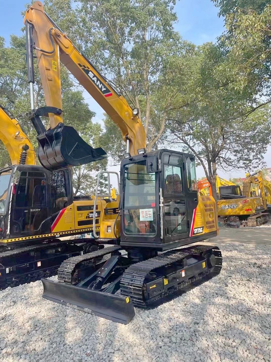 Low price sale of original hydraulic track type Sany SY75 second-hand excavator and hook machine