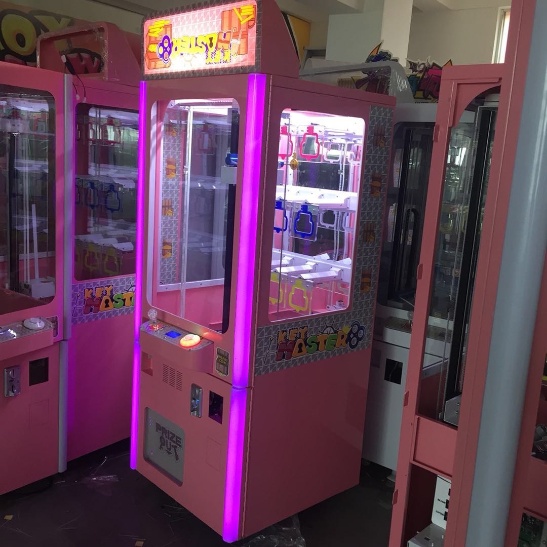 Plastic Key Master Vending Machine Toughened Glass With Plush Toy Gift