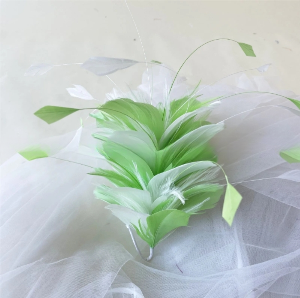 Millinery Supplies Goose Feather Flower Mount with Wire Accessory in 15*15 cm Size