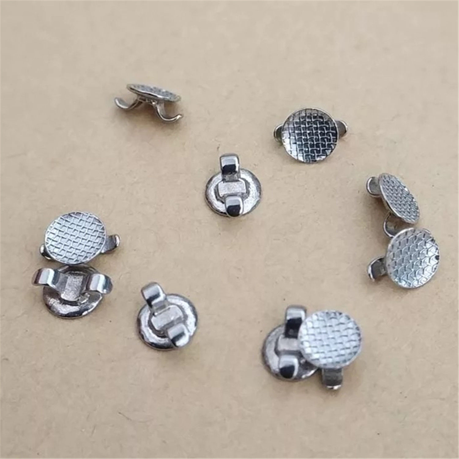 Small Teeth Shelf Life 2 Years Dental Orthodontic Bondable Lingual Cleat for Metal Braces and Perfect Alignment