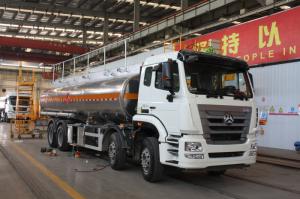 China Sinotruk Hohan Bulk Powder Truck , Safety 30m3 8x4 371 Hp Fuel Oil Truck on sale