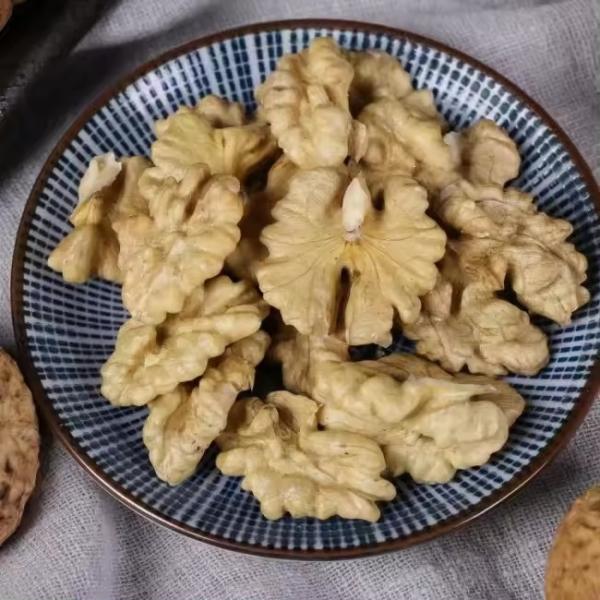 China Li Niu Niu Food Factory wholesale Top Quality Export Walnut Best Price Raw