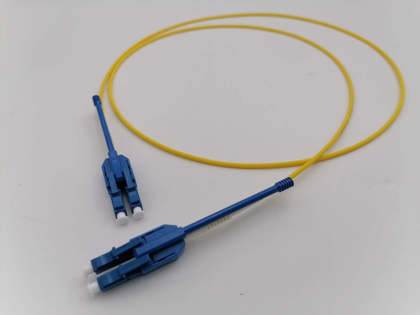 2.0mm LC UPC To LC UPC Uniboot OS2 Single Mode Patch Cord LSZH