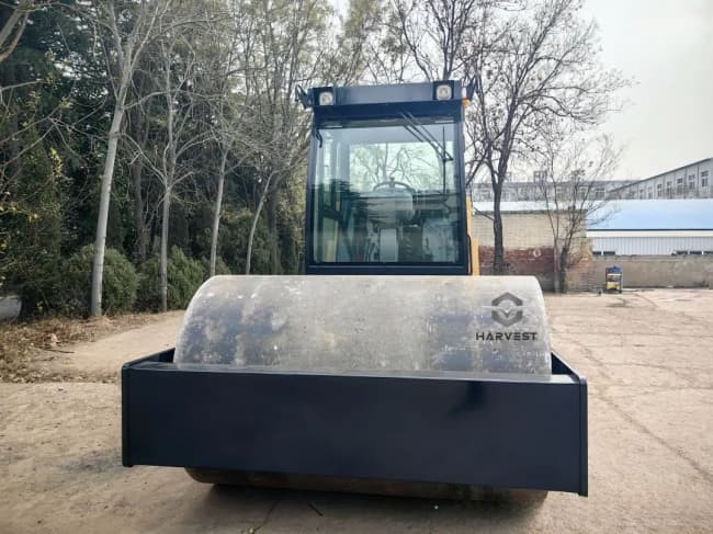 10T LT210B 97kw Cummins 6BT5.9 road roller Sell well near Nigeria