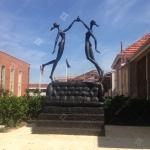 Silicon Cast Bronze Statue Custom Bronze Outdoor Sculptures For University
