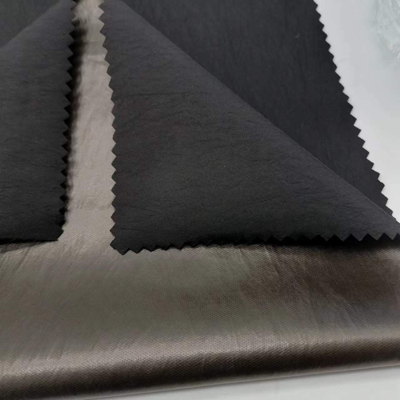 150DX150D 100 Polyester Fabric For Winter Jacket 137 GSM Breathable