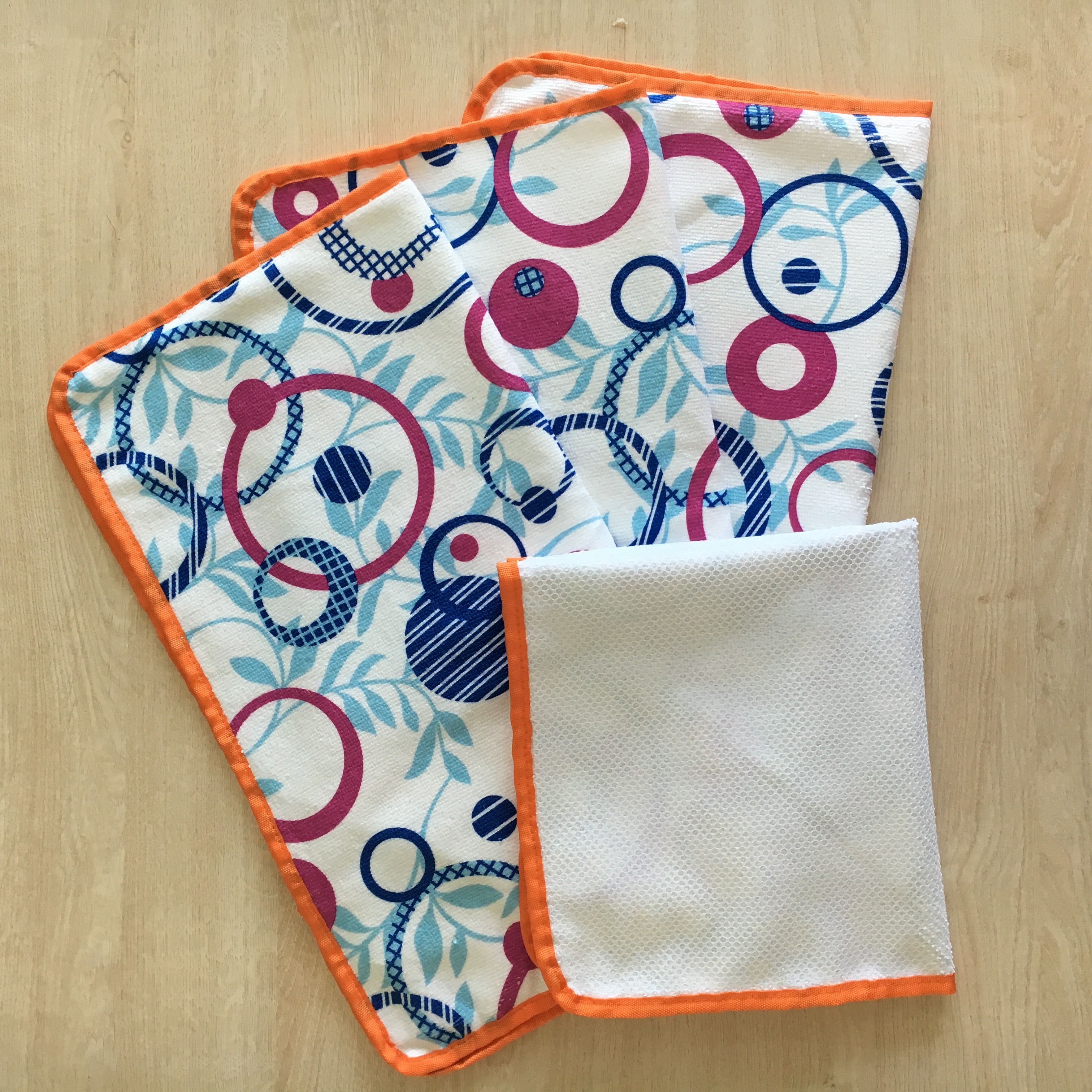 Printed double side 100%polyester absorbing water towels with mesh used in Kitchen