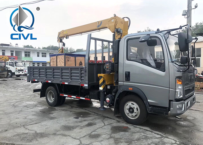 Diesel SQ5SK3Q Truck Mounted Crane , 5 TON Telescoping Boom Crane