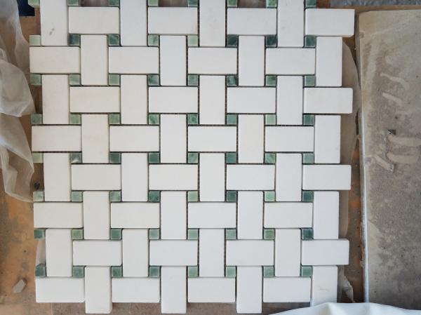 Quality Carrara White Bathroom Marble Mosaic Tile Chevron Pattern SGS Standard for sale