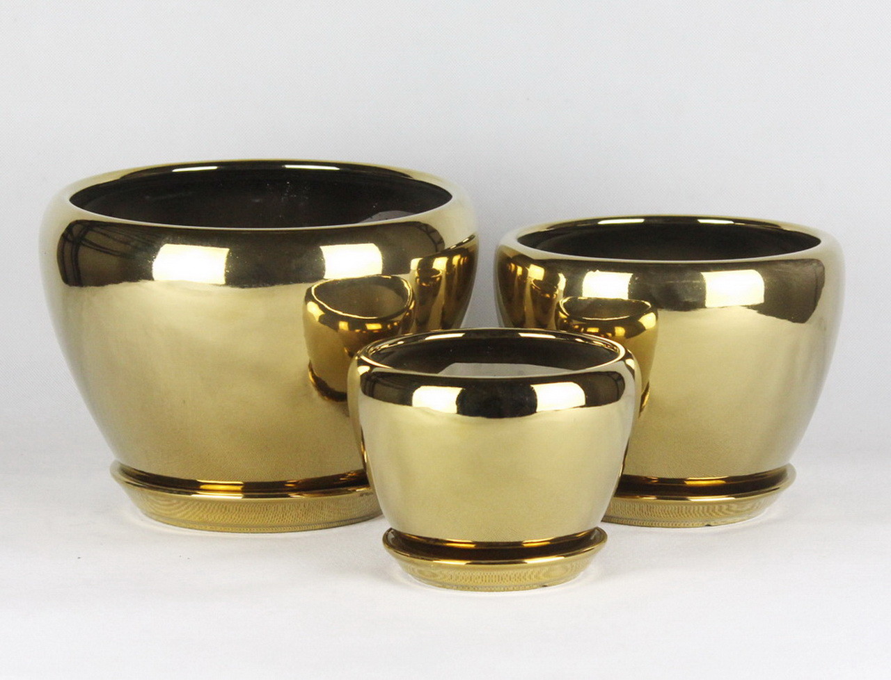 Stylish And Functional Ceramic Pots For Gardening And Landscaping Needs