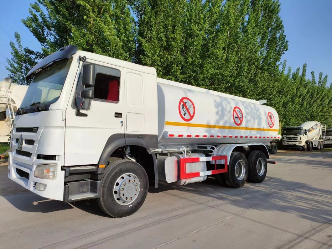 HOWO 8X4 30000liter Fuel Oil Tank Transport Truck Oil Truck