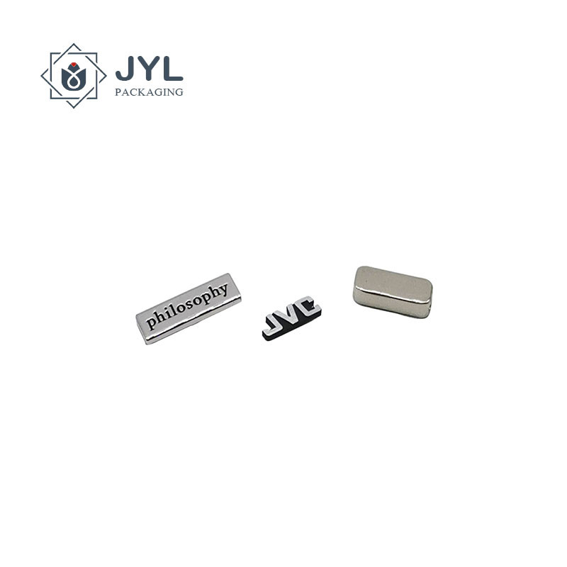 Anticorrosive Metal Engraved Name Plates , RoHs Multifunctional Metal Wine Tags