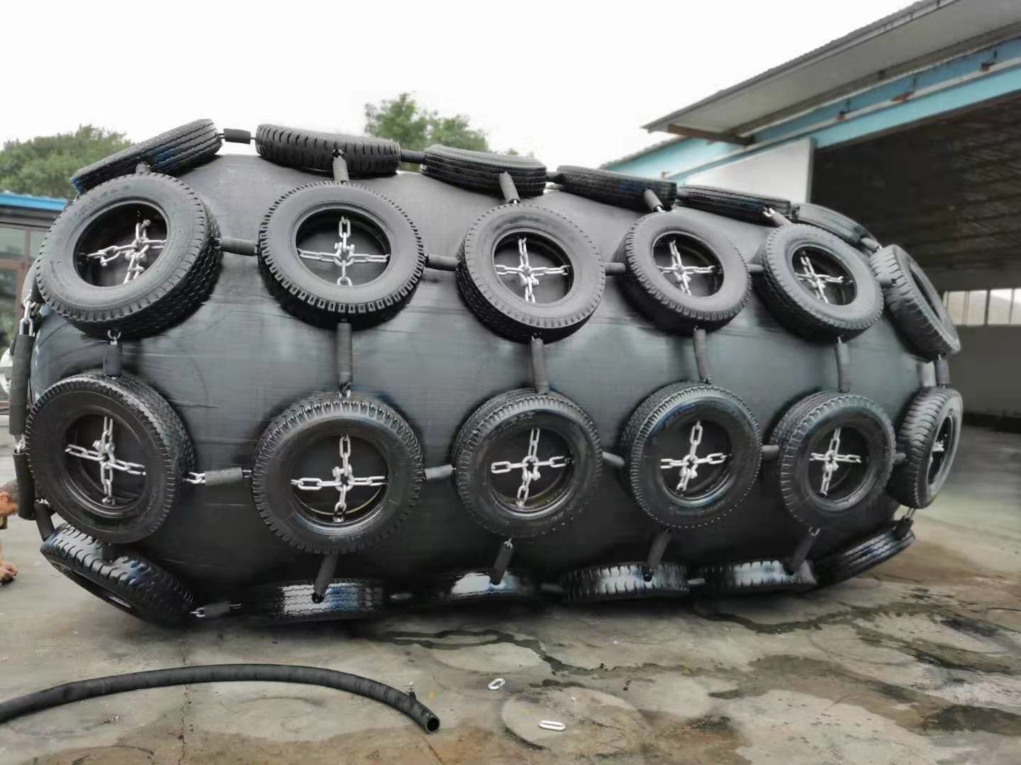 Marine Ball Dock Hull Protection Submarine Inflatable Rubber Fender Anti Collision