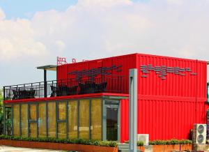 Wholesale Luxury Prefabricated Expandable Container Room Composite House 40hc from china suppliers