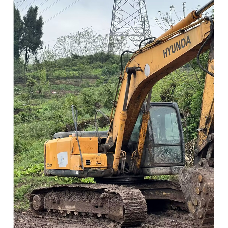 Hyundai 225LC-7 Excavator 25 Ton Used in Good Working Condition with Original Painting