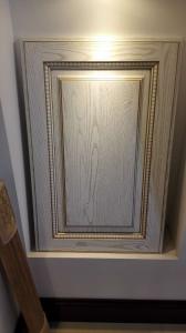 China Golden kitchen cabinet door,Antique solid wood kitchen cabinet door,Hot sale door panel on sale
