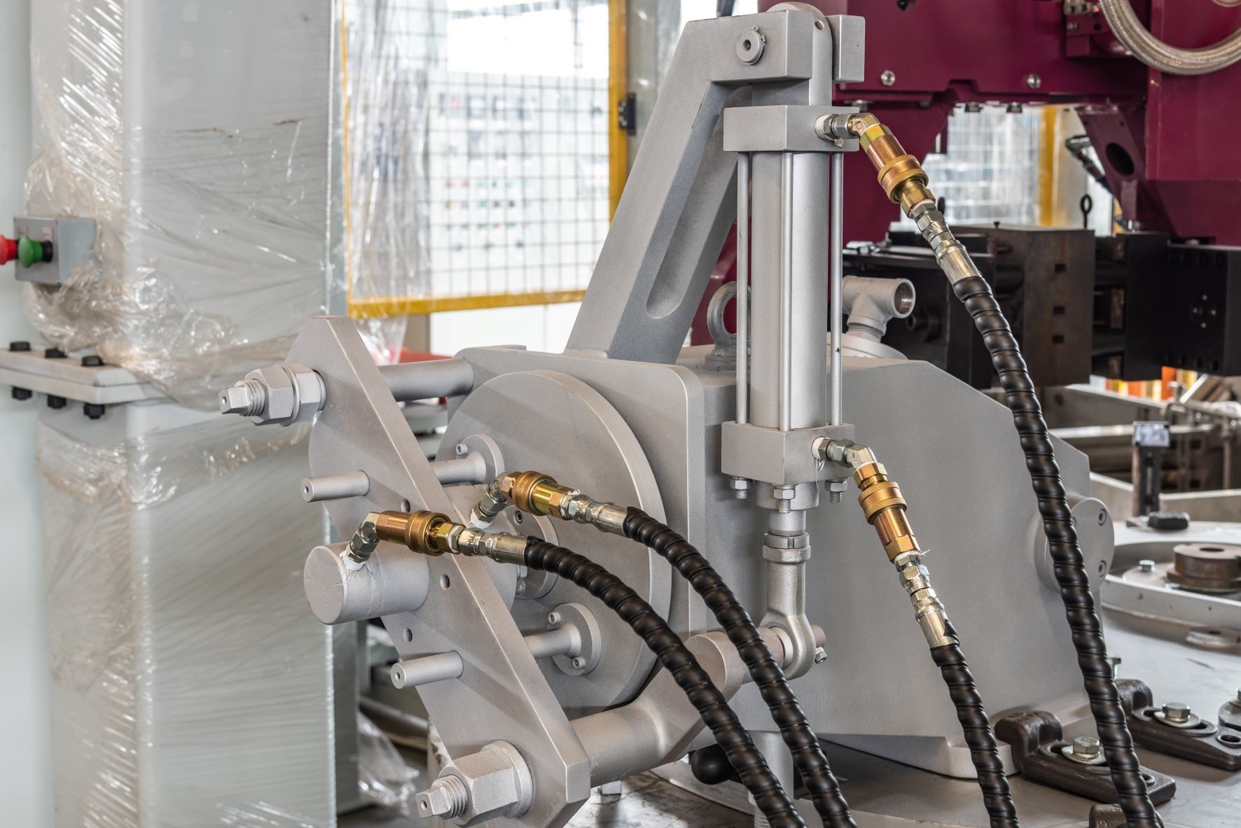 Fully Automatic Low Pressure Die Casting Machine With Two Manipulators