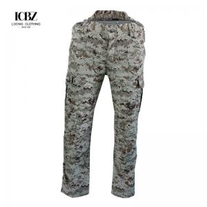 China Woodland Camo Style Men's T-Shirt and Moisture Wicking Camo Hunting Pants for Benefit on sale